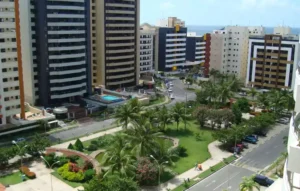 Vista aérea da praça central — Condomínio fechado de Apartamento no Pituba Ville